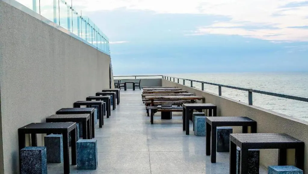 شقة Negombo Beach - The Breeze By Glorious Holidays