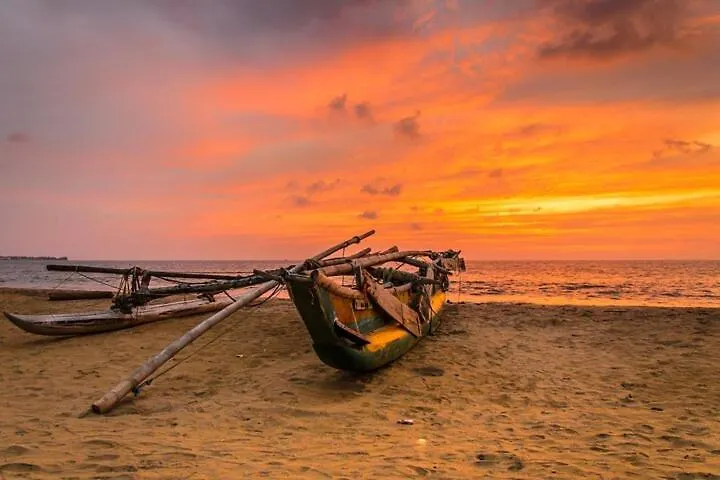 Negombo Beach - The Breeze By Glorious Holidays 0*,  سريلانكا