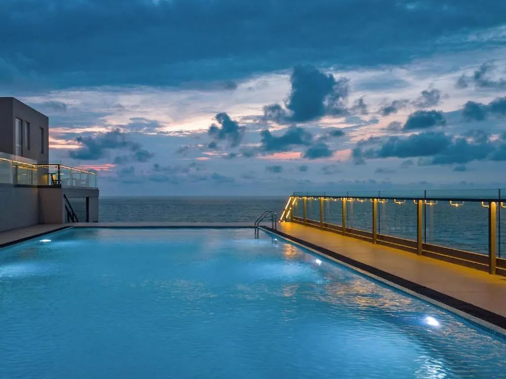 Negombo Beach - The Breeze By Glorious Holidays شقة