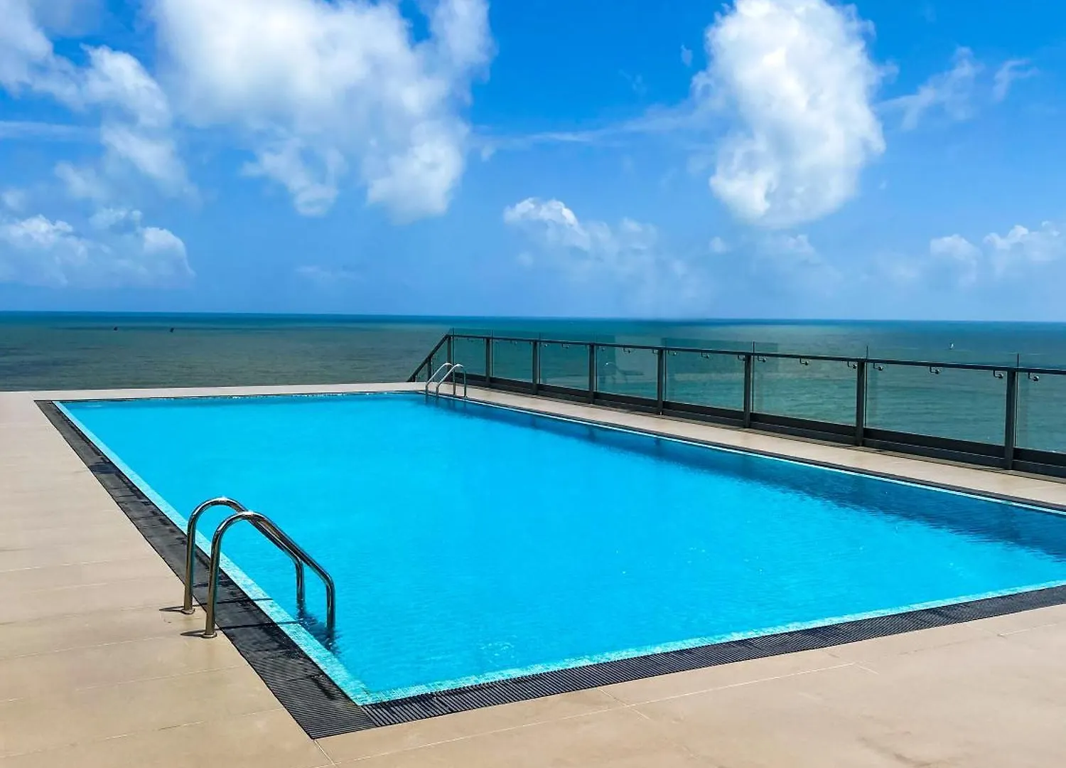 شقة Negombo Beach - The Breeze By Glorious Holidays